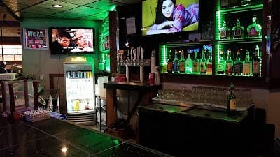 Breaker's Sports Bar & Grill
